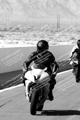 media/Apr-10-2022-SoCal Trackdays (Sun) [[f104b12566]]/Around the Pits/